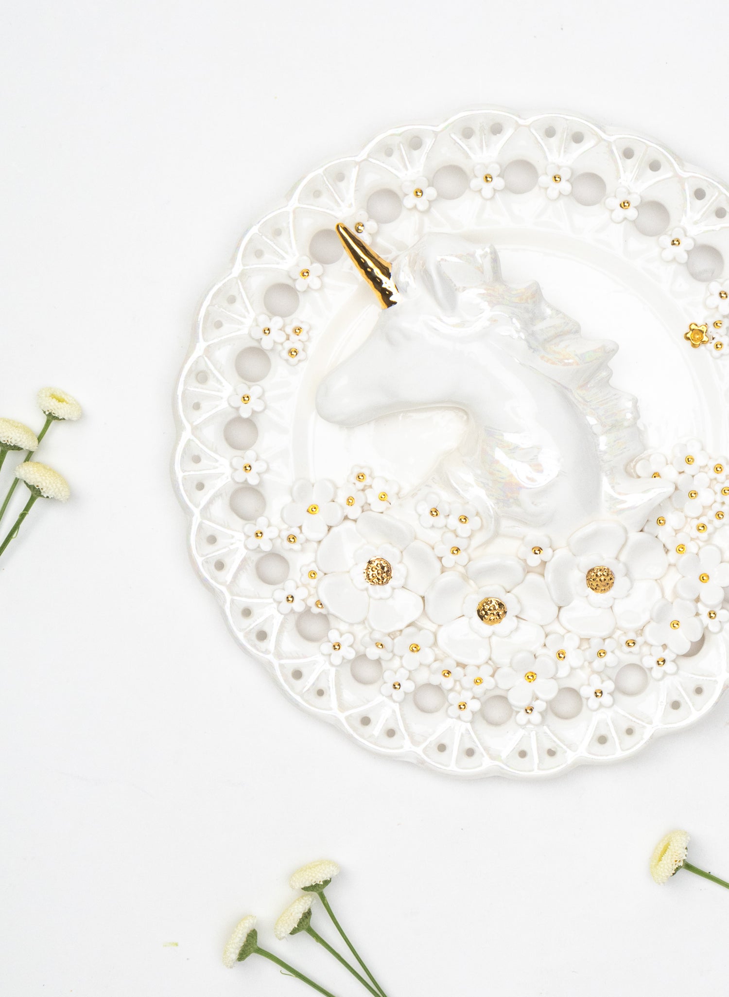 Large Round Unicorn Wall Plate with White and Gold Flowers