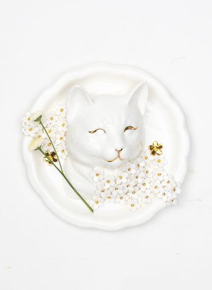 Small Round Cat Wall Plate with White and Gold Flowers