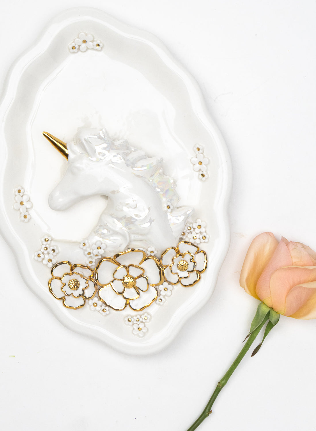 Large Oval Unicorn Wall Plate with White and Gold Flowers