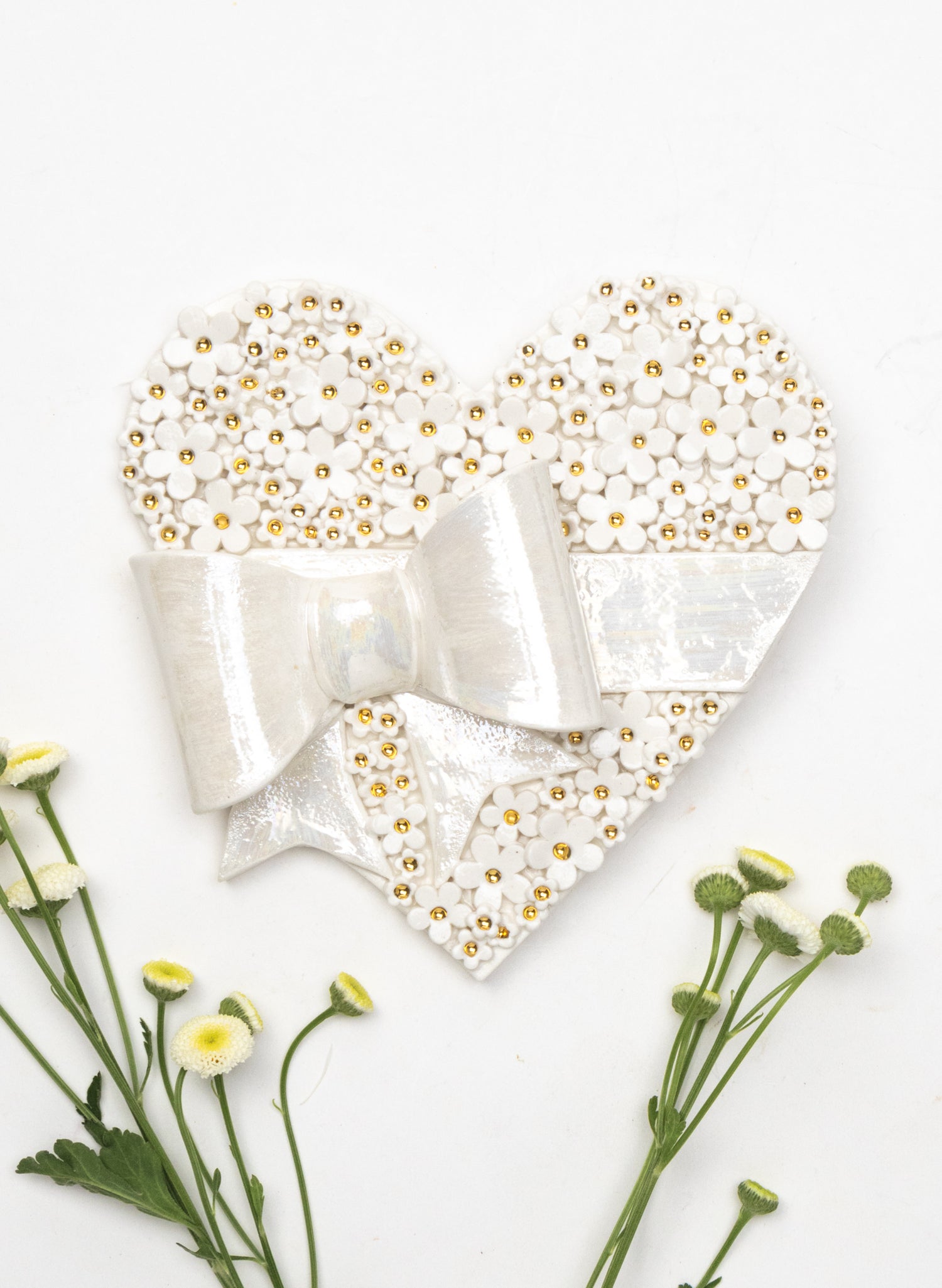 Emoji White Bow &amp; Gold Flowers Wall Heart