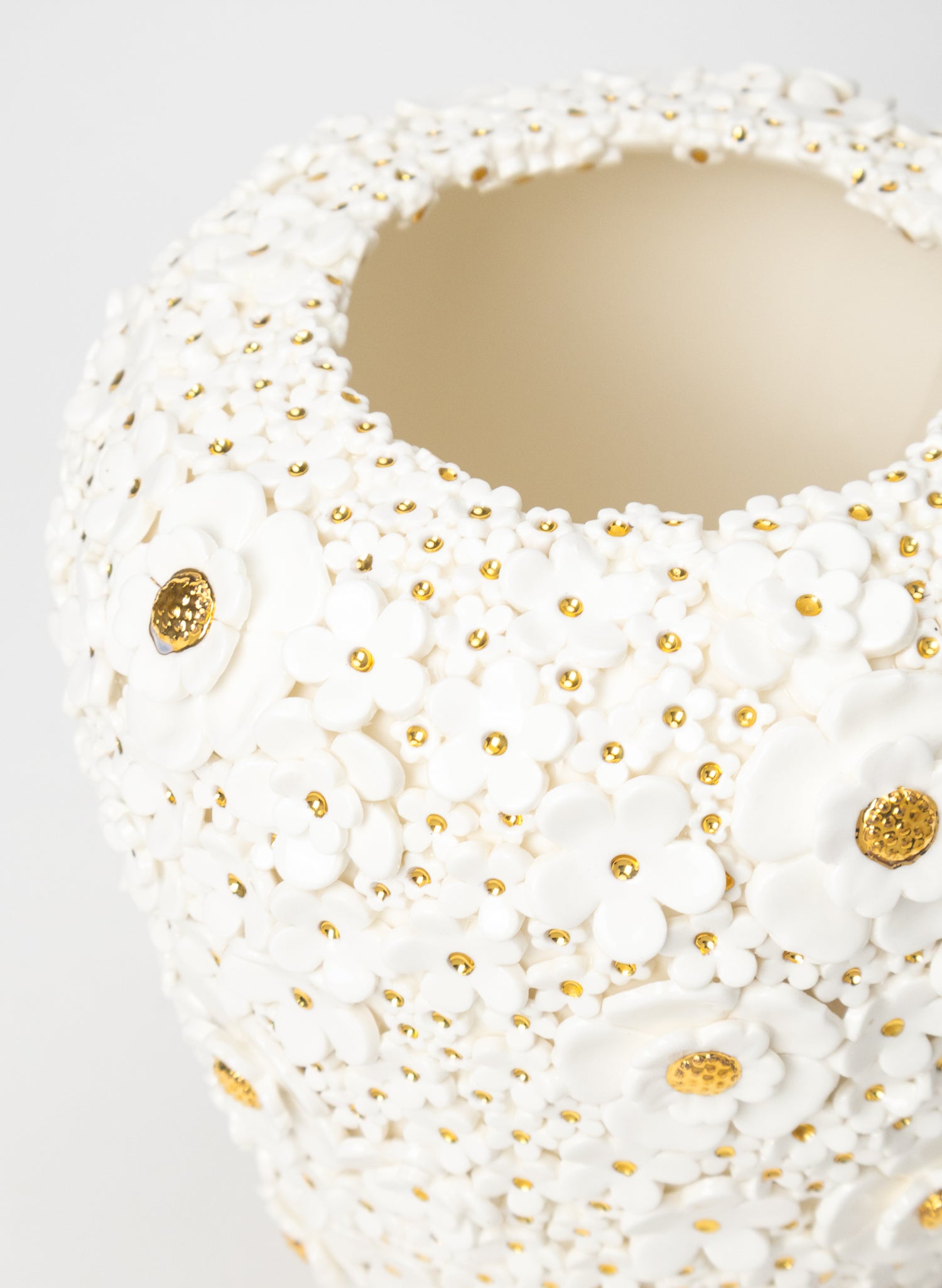 XXL Ginger Jar with White and Gold Flowers