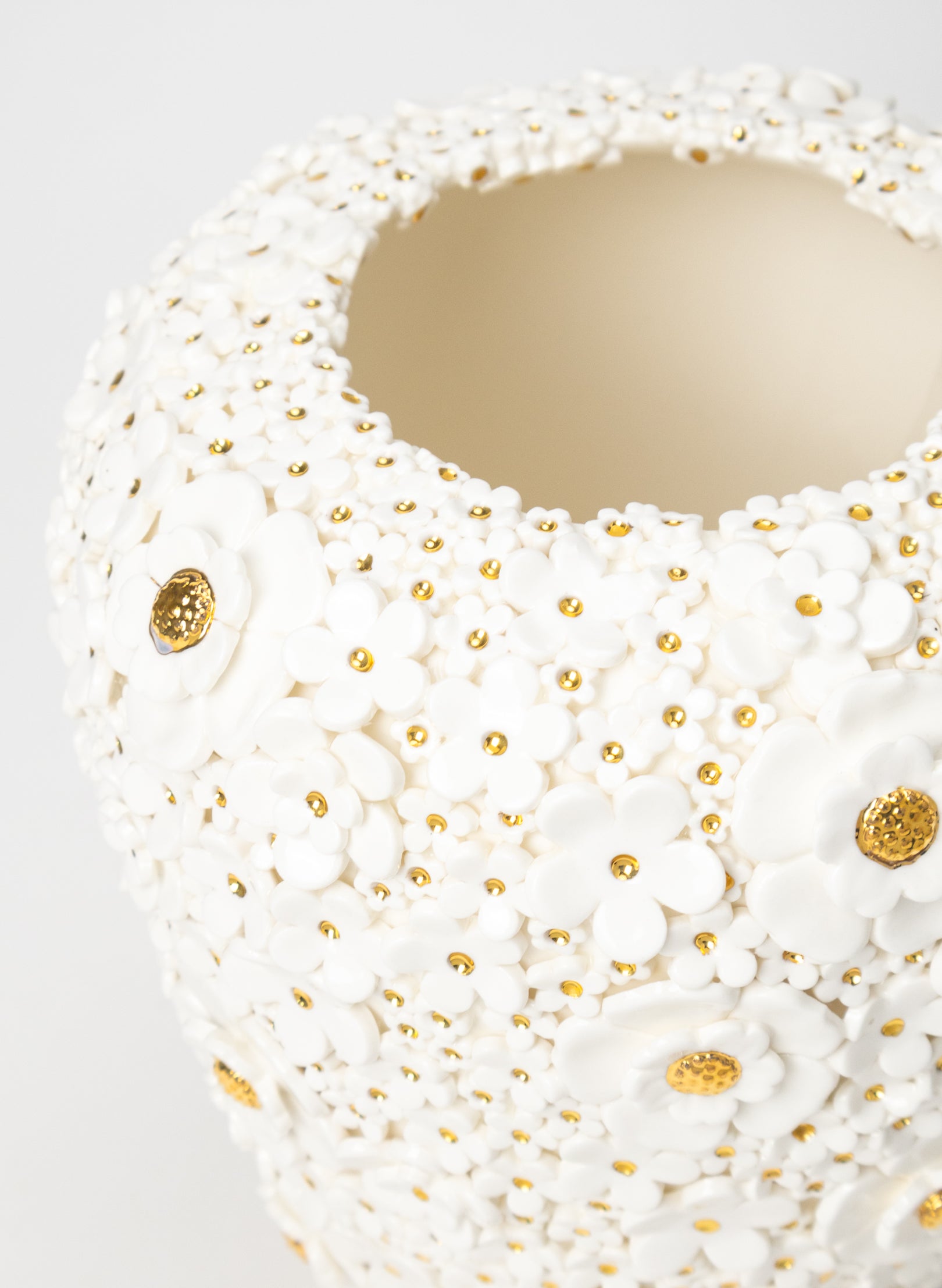 XXL Ginger Jar with White and Gold Flowers
