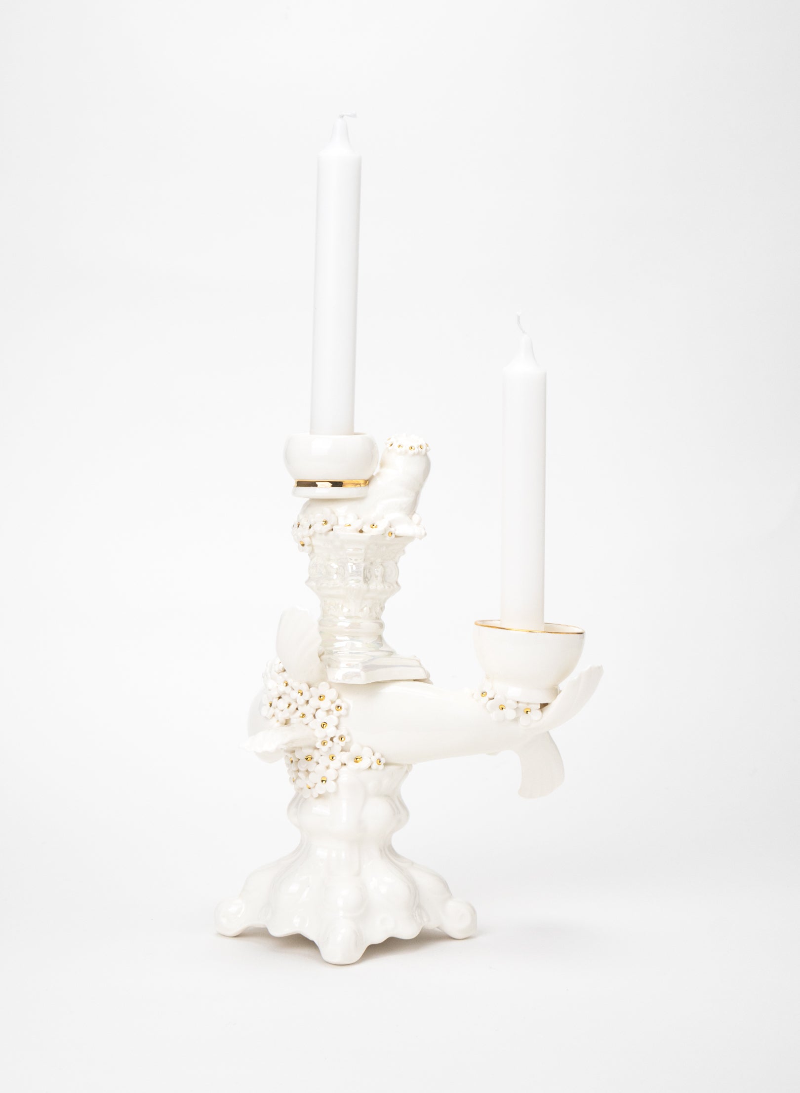 Seal Candlestick with White and Gold Flowers