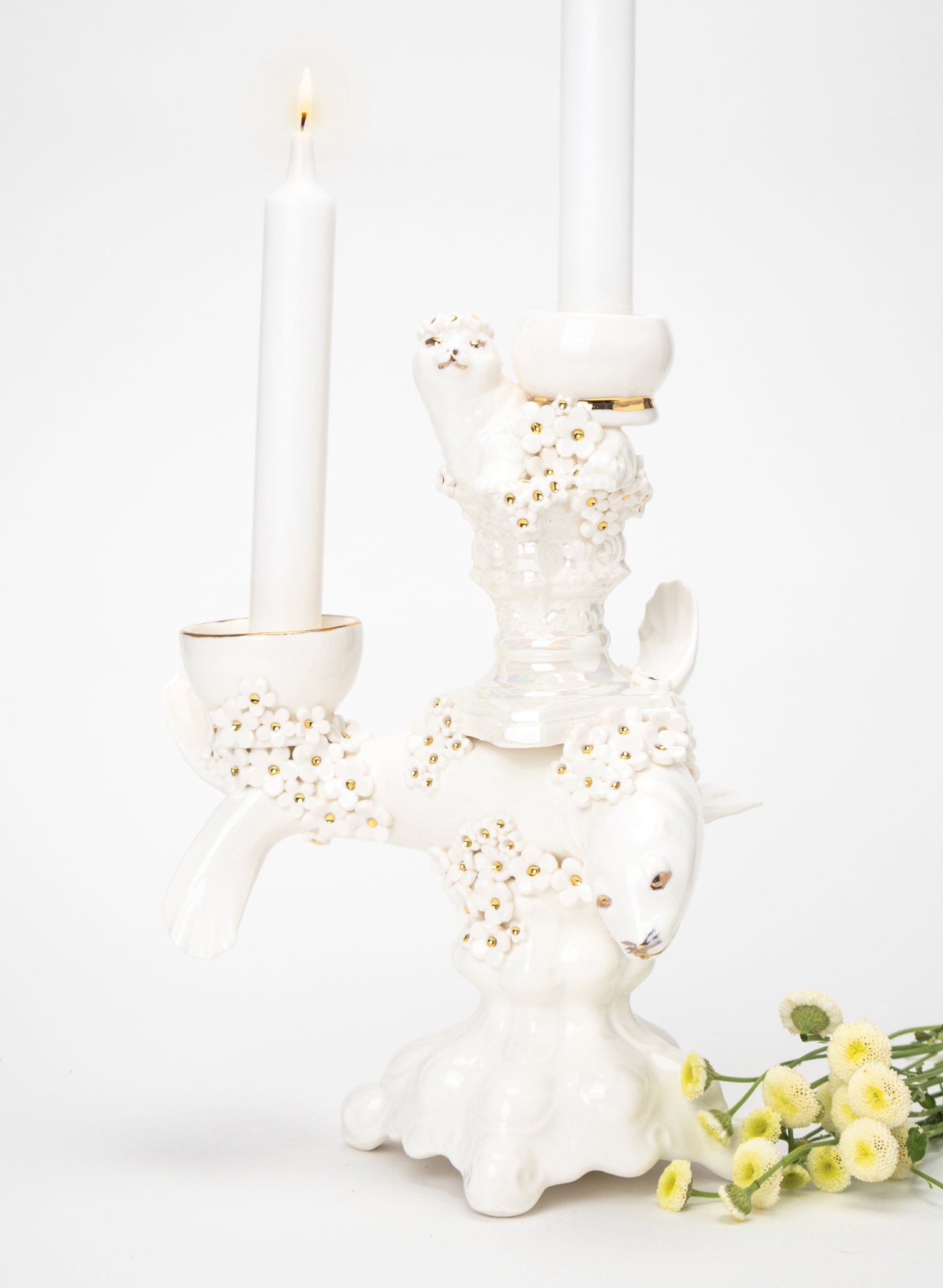 Seal Candlestick with White and Gold Flowers
