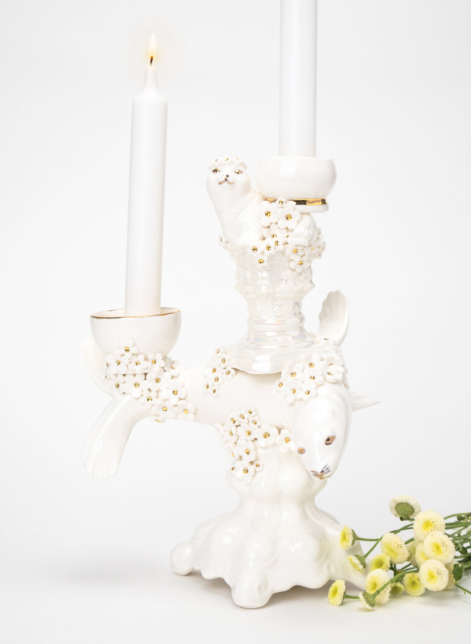 Seal Candlestick with White and Gold Flowers