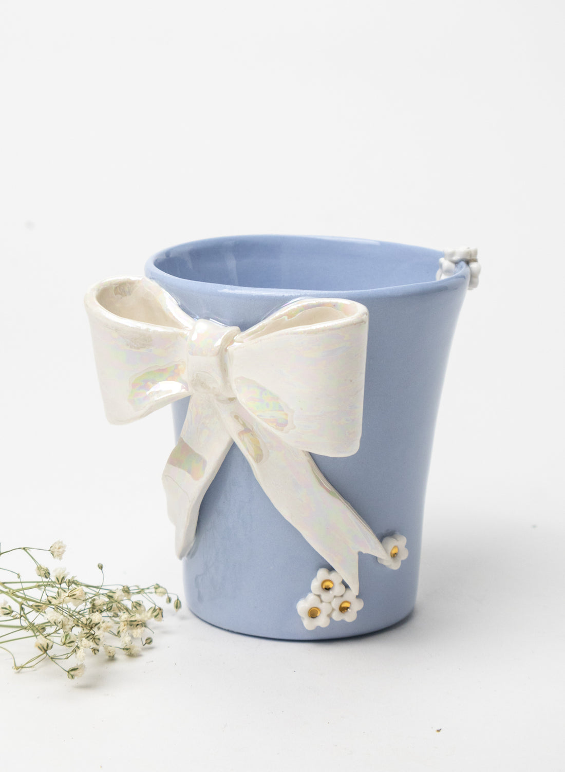 Bow Tumbler with White and Gold Flowers