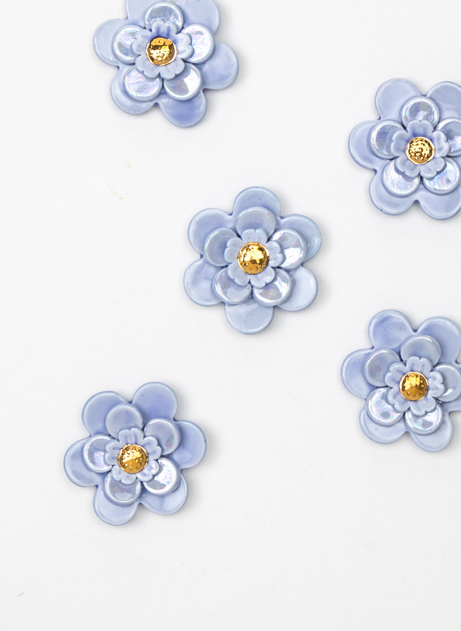 3 Tier Cornflower Blue Wall Flower with Golden Pistil