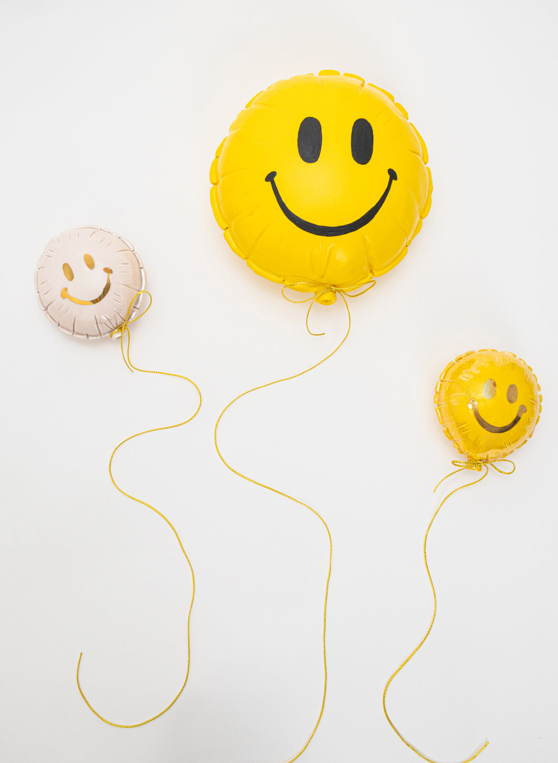 Helium Balloon Wall Sculpture Emoji Smiley Face
