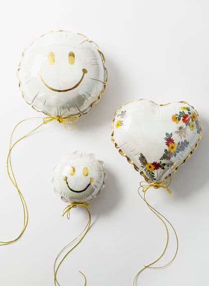 Smiley Face Helium Balloon Wall Sculpture