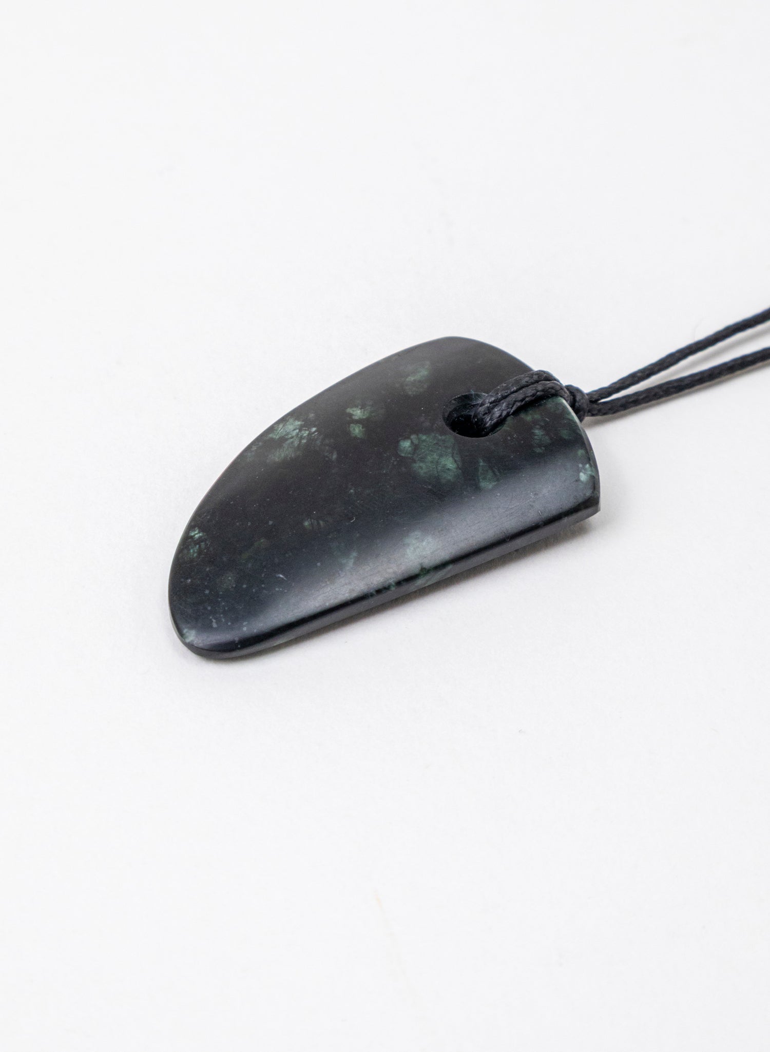 Tangiwai Pounamu Niho
