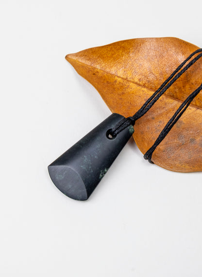 Tangiwai Pounamu Toki