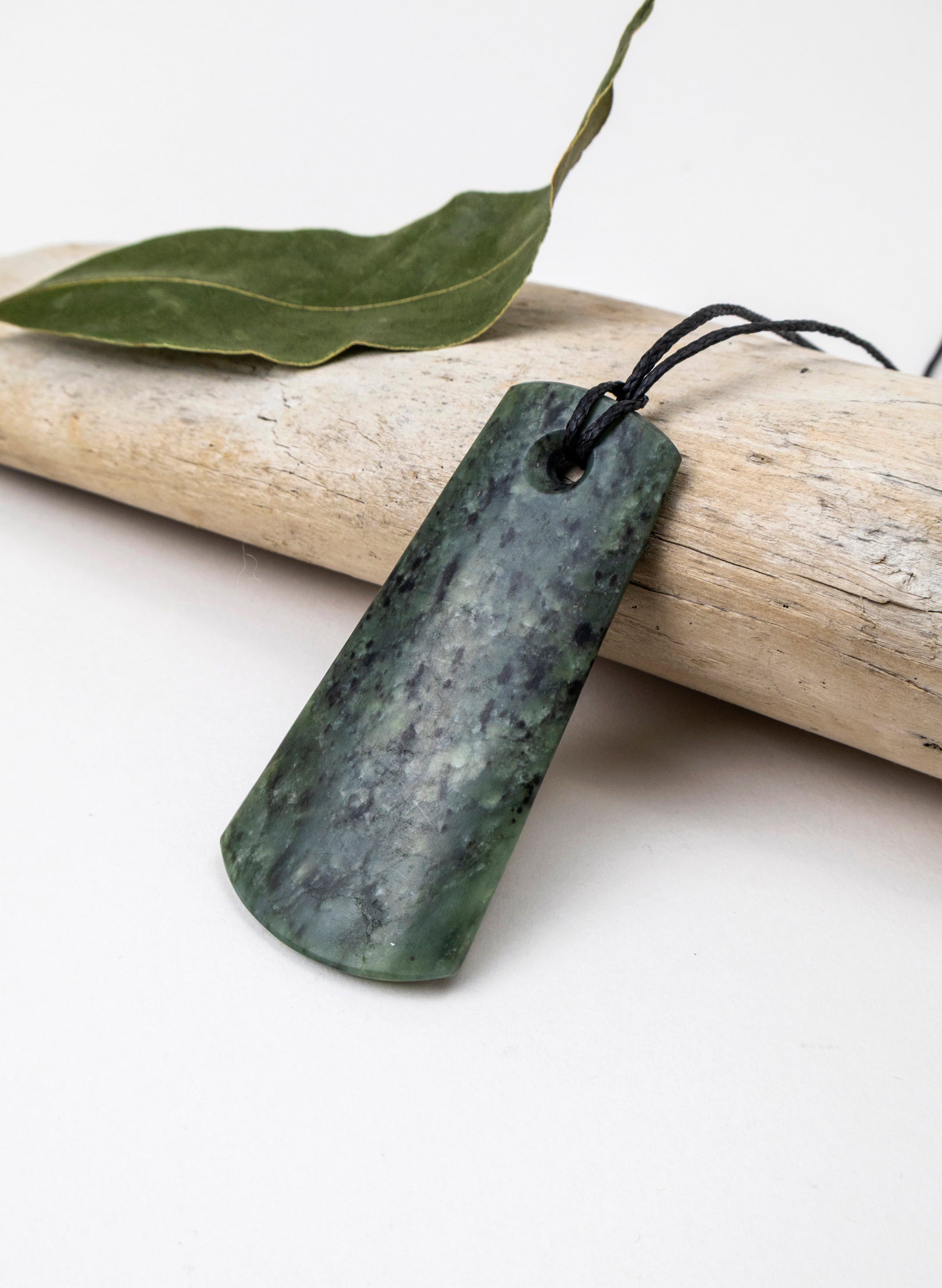 Kawakawa Pounamu Toki