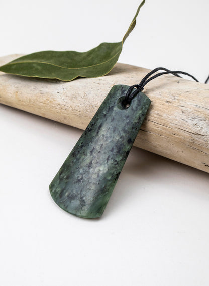 Kawakawa Pounamu Toki