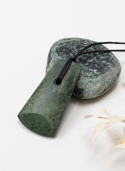 Raukaraka Pounamu Toki