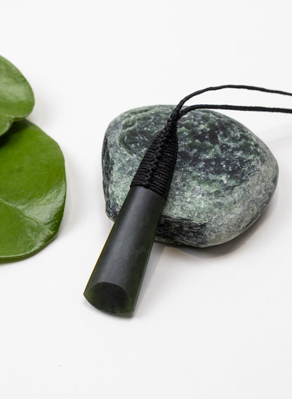 Kawakawa Pounamu Toki