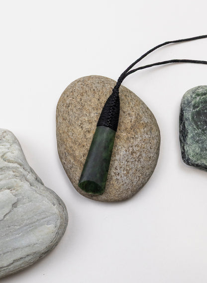 Kawakawa Pounamu Toki