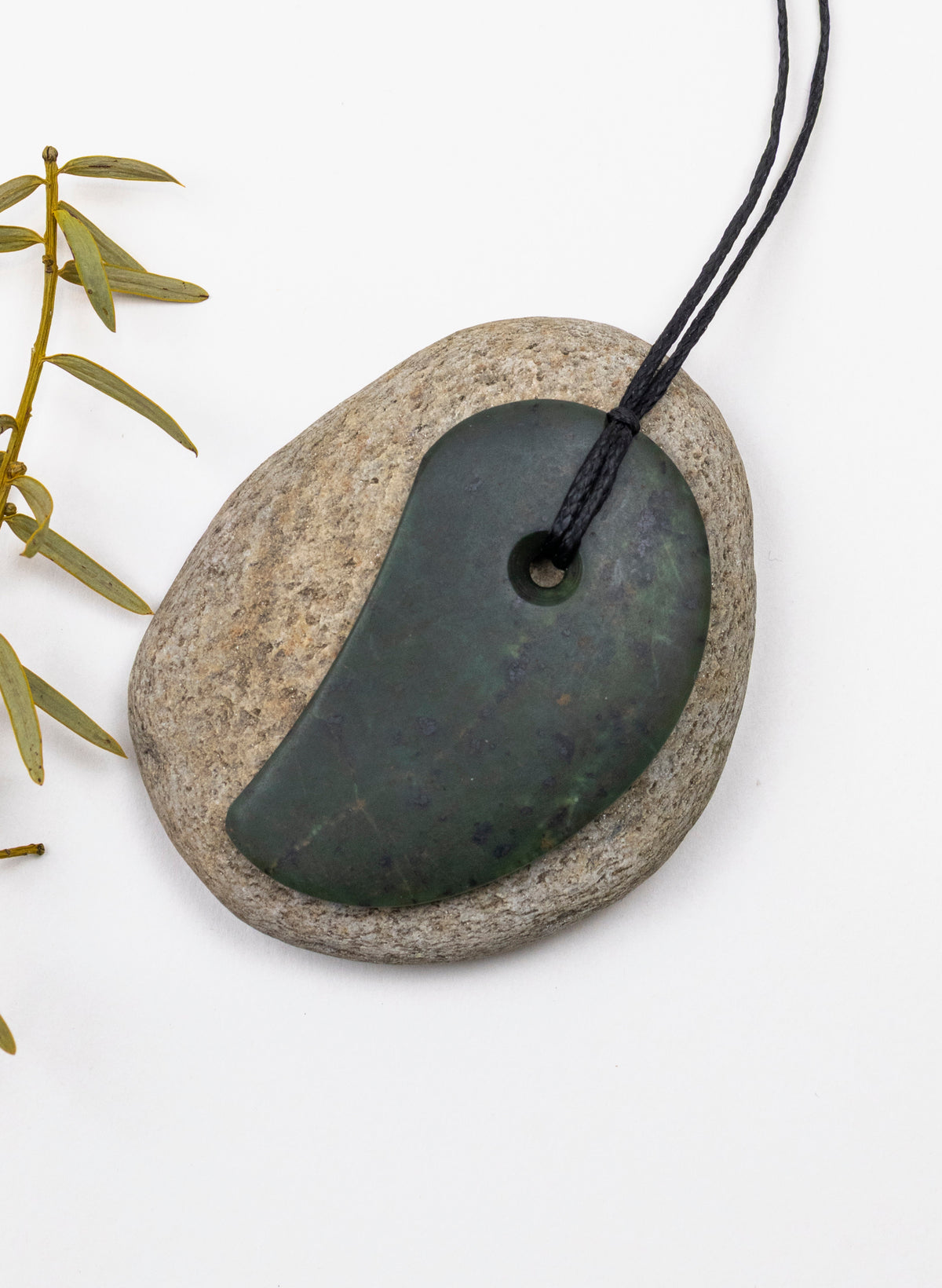 Raukaraka Pounamu Niho