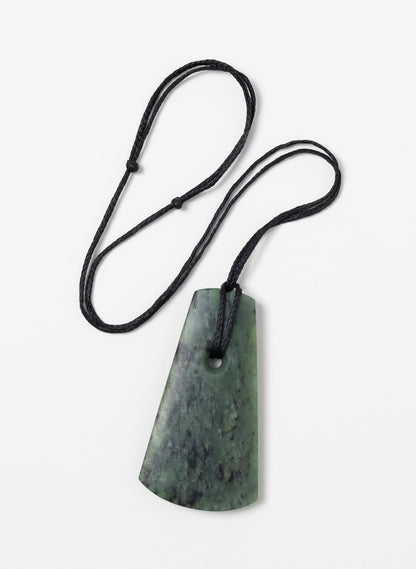 Kawakawa Pounamu Toki