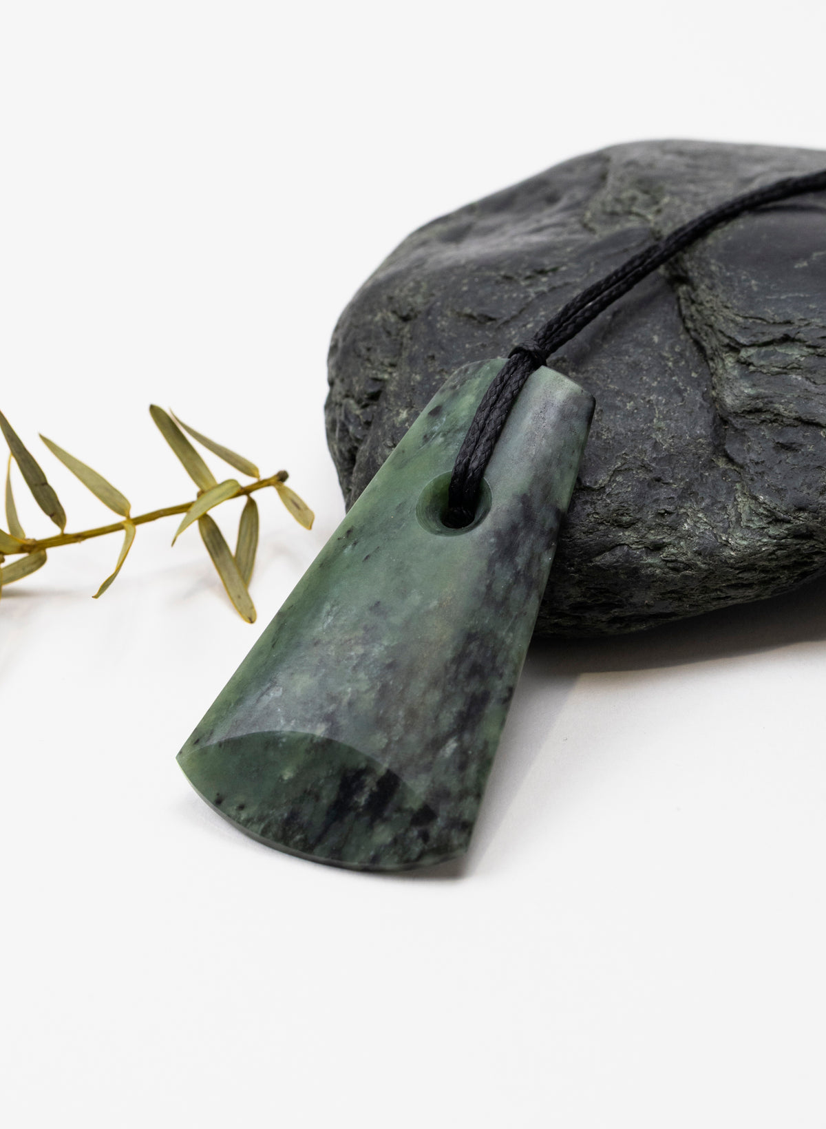 Kawakawa Pounamu Toki