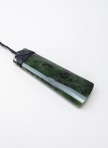 Pounamu Toki Kawakawa