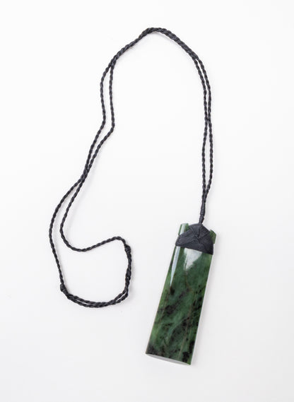 Pounamu Toki Kawakawa