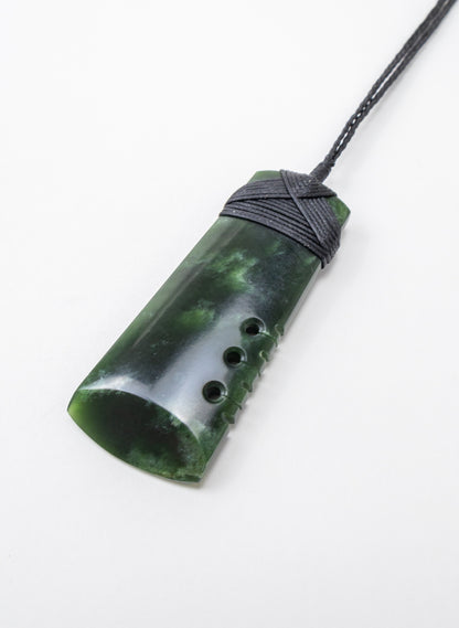 Pounamu Toki Kawakawa