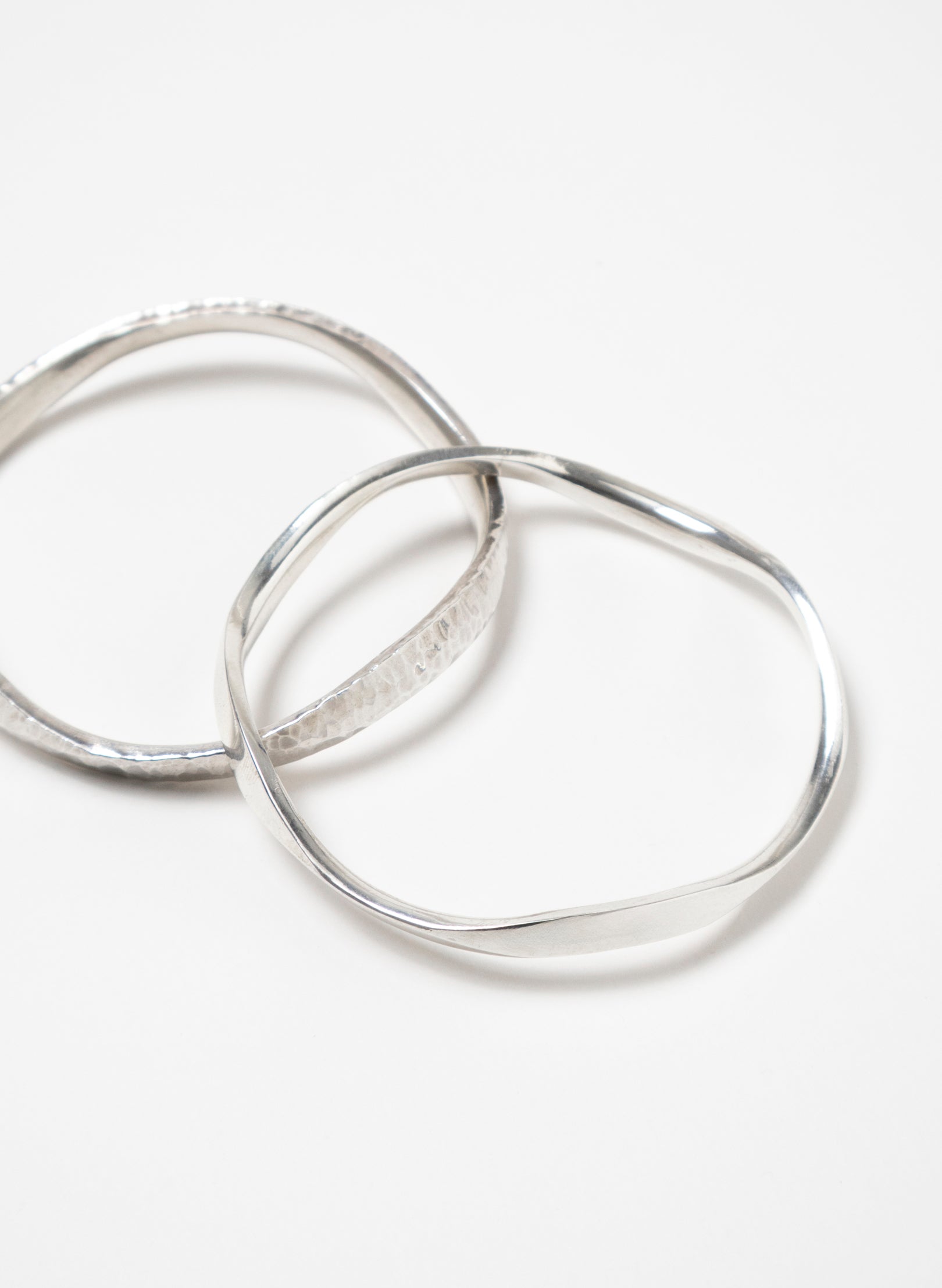 Facet Polished Wave Bangle