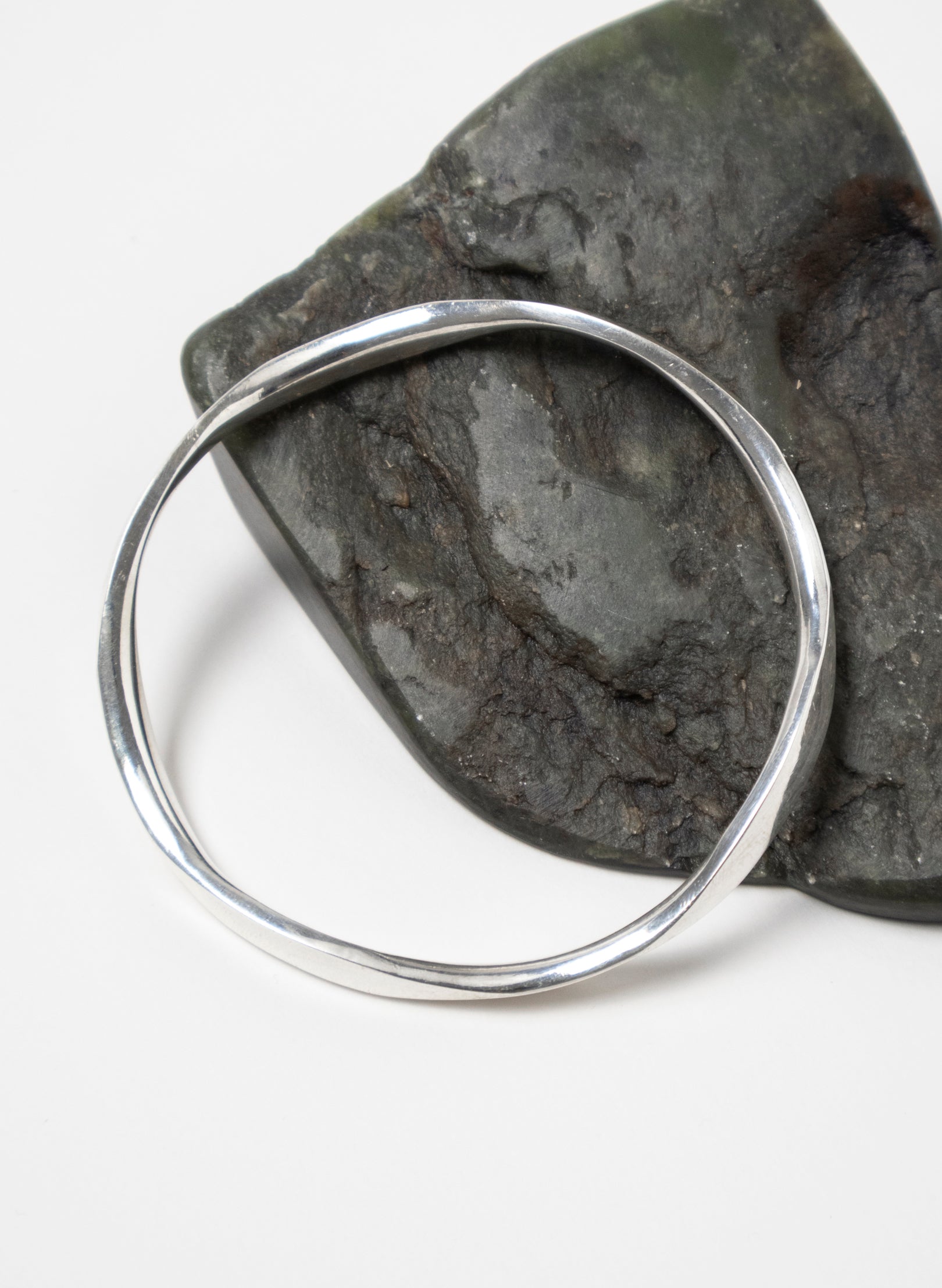 Facet Polished Wave Bangle
