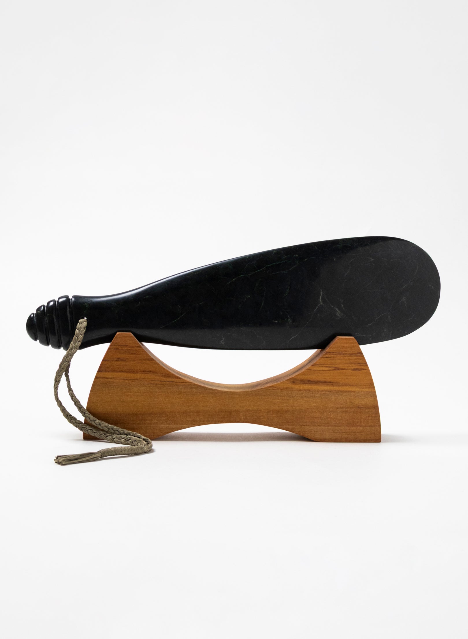 Kawakawa Mere on Stand