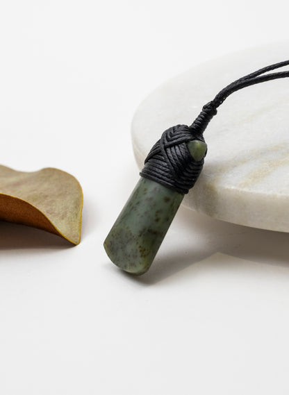 Baby Cross Bound Kōkopu Pounamu Toki