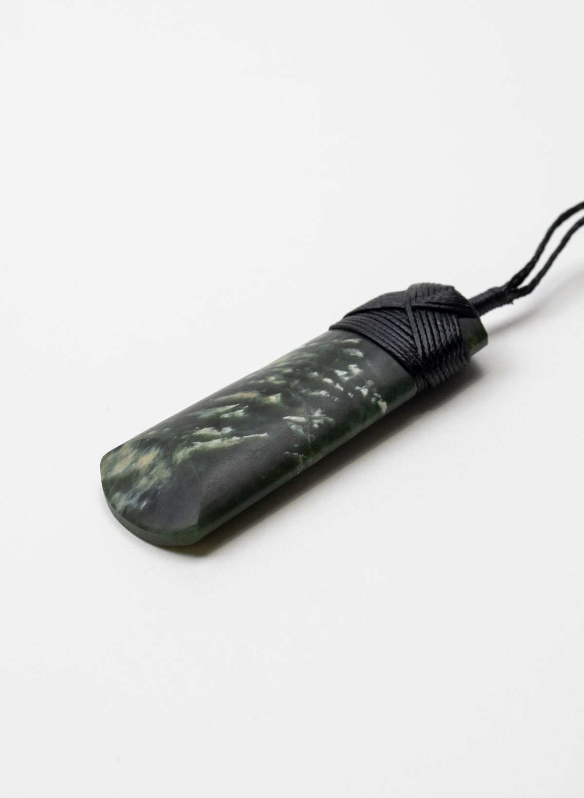 Kawakawa Pounamu Cross Bound Toki Pendant
