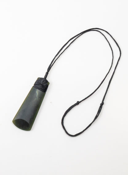 Kawakawa Pounamu Cross Bound Toki Pendant
