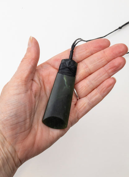 Kawakawa Pounamu Cross Bound Toki Pendant