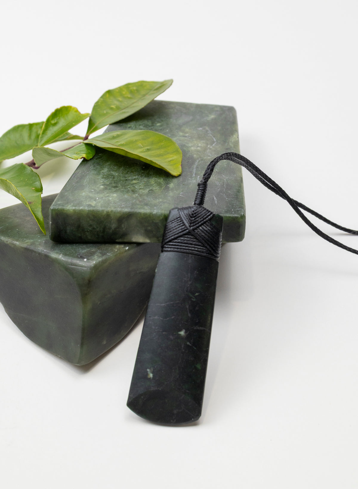 Kawakawa Pounamu Cross Bound Toki Pendant