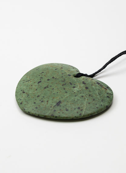 Raukaraka Pounamu Heart Pendant