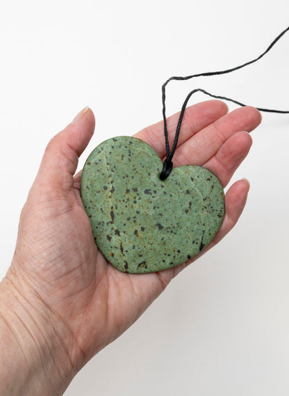 Raukaraka Pounamu Heart Pendant