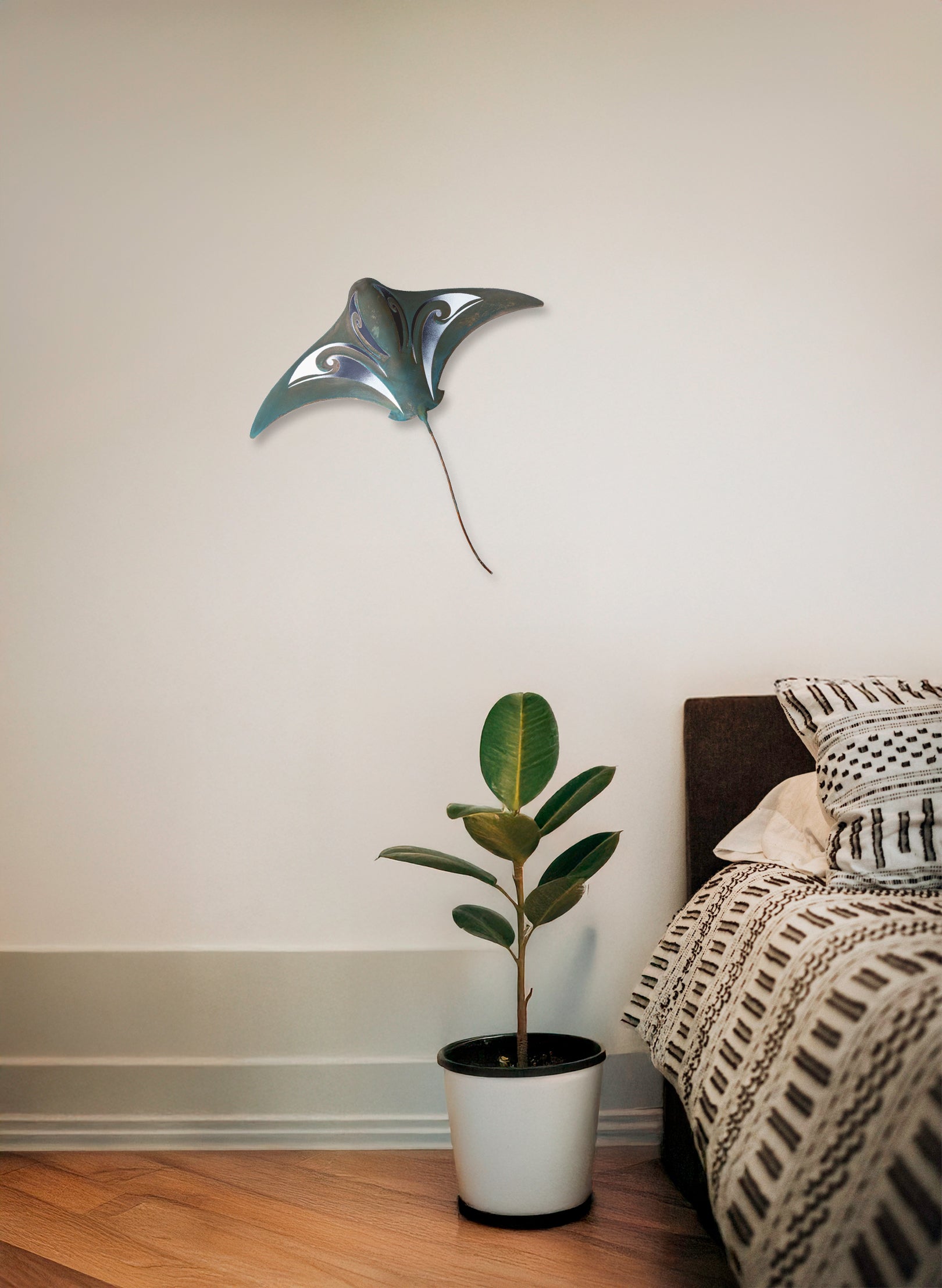 Black &amp; White Pacific Stingray - XL