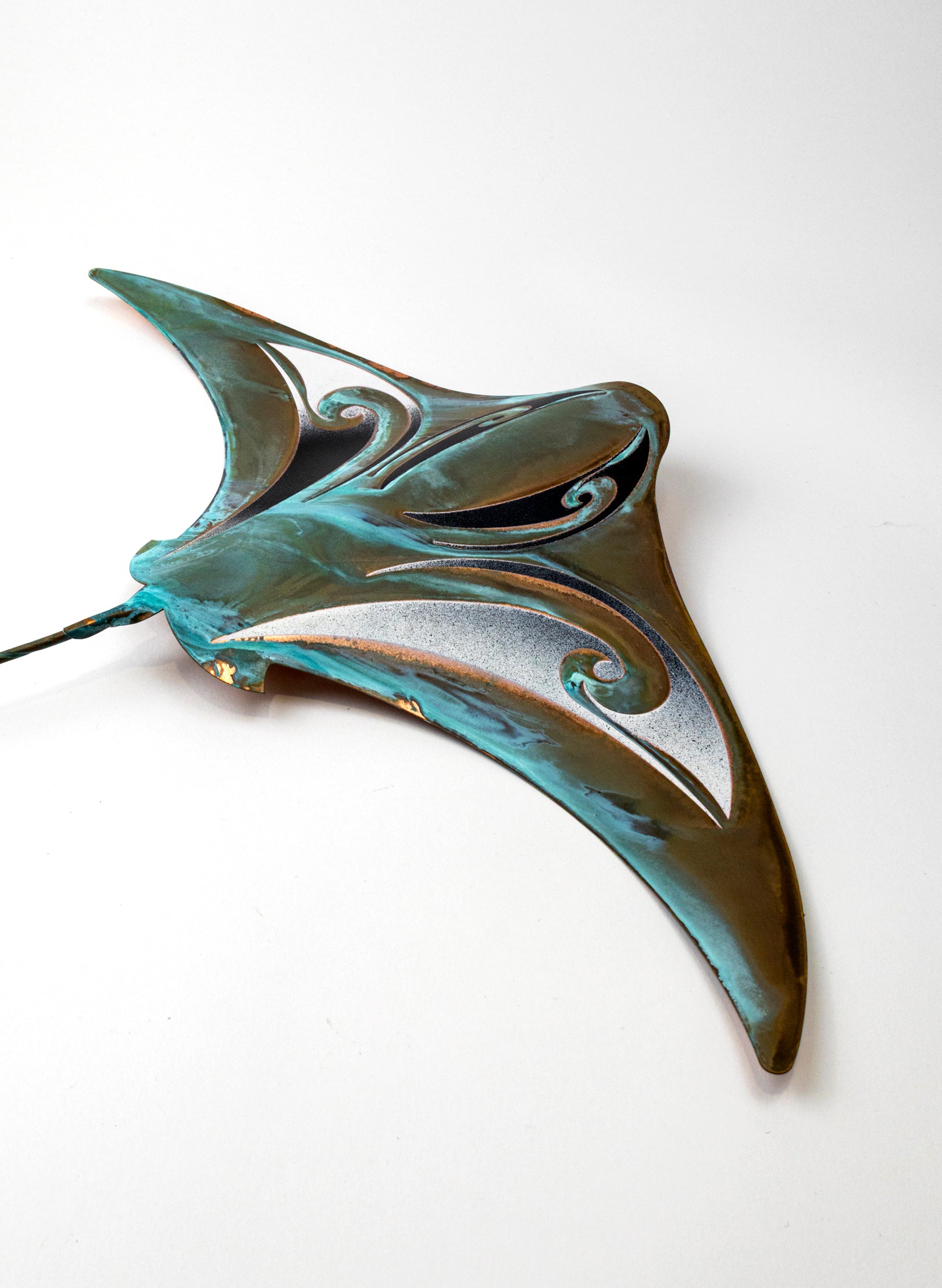 Black &amp; White Pacific Stingray - XL