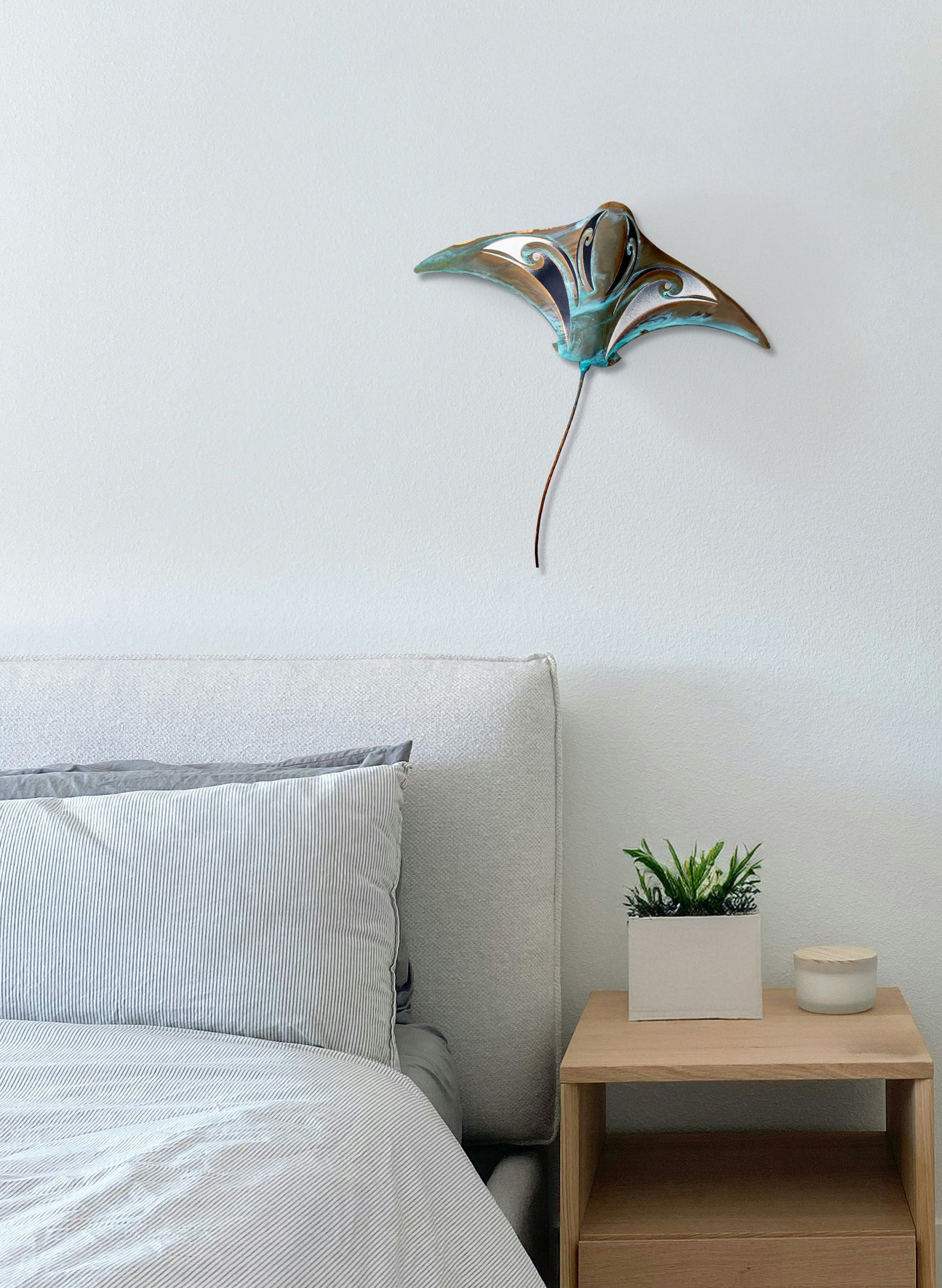 Black &amp; White Pacific Stingray - XL