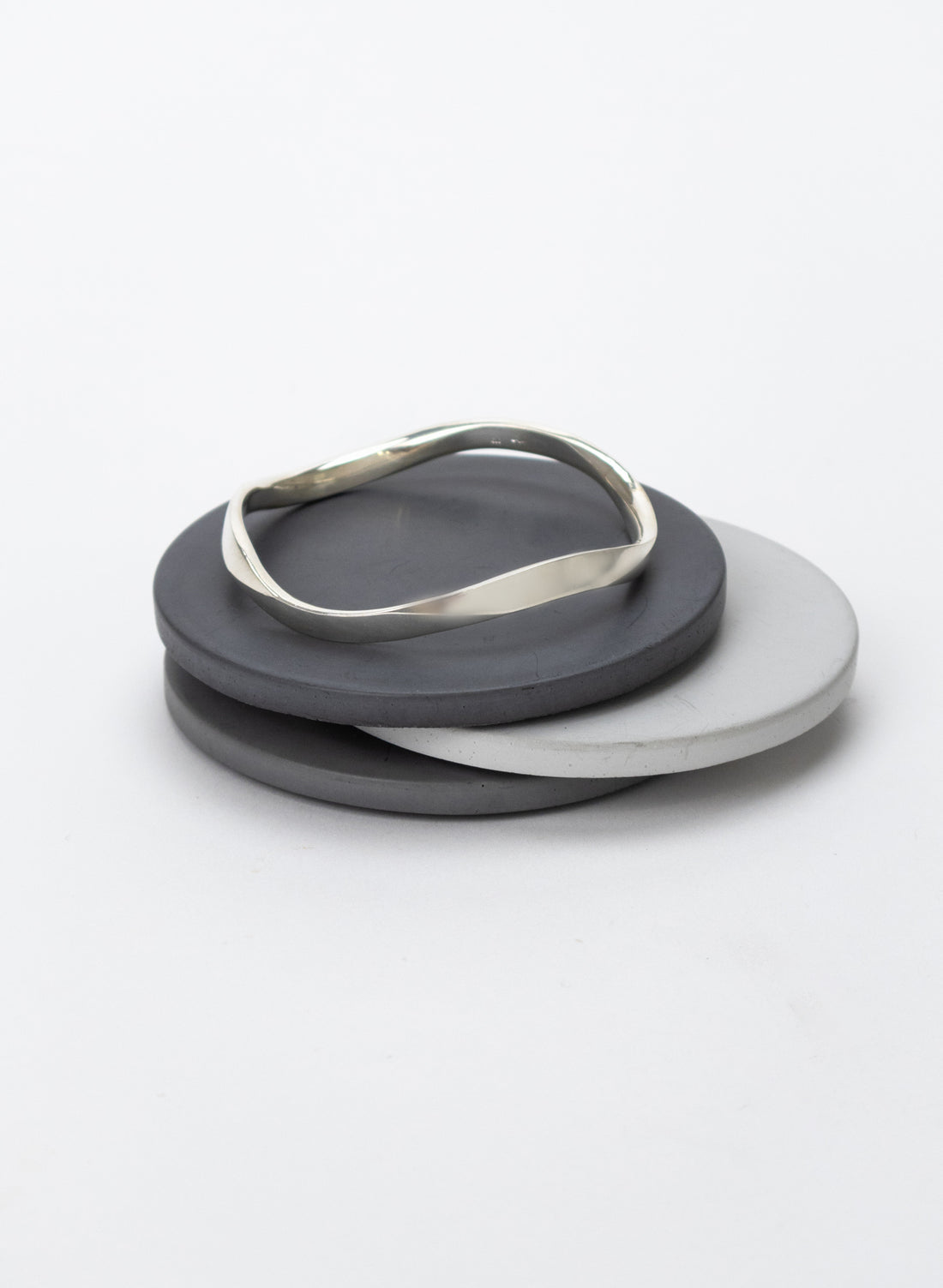 Facet Polished Wave Bangle