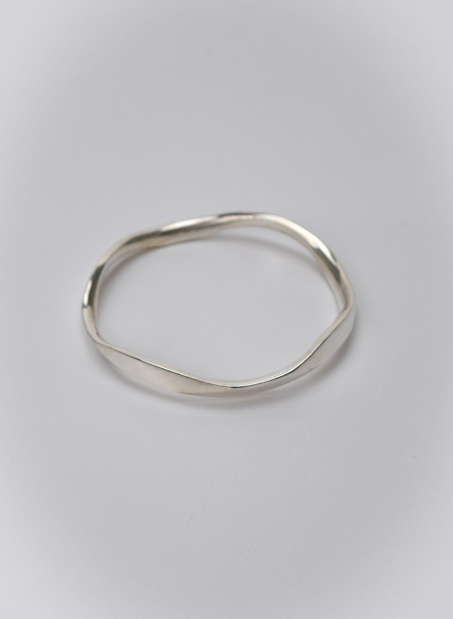 Facet Polished Wave Bangle