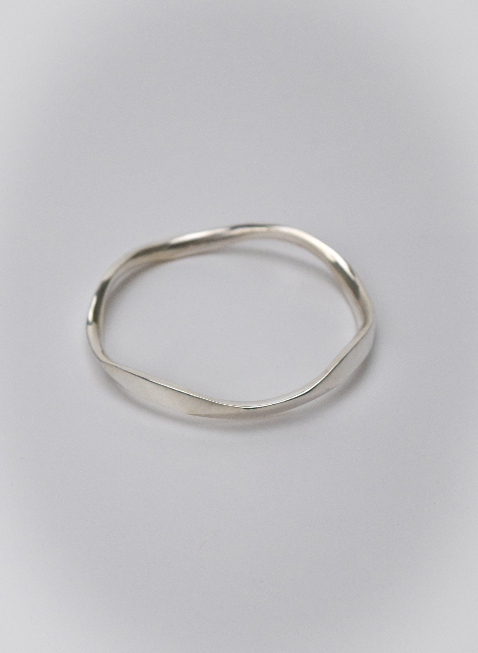 Facet Polished Wave Bangle