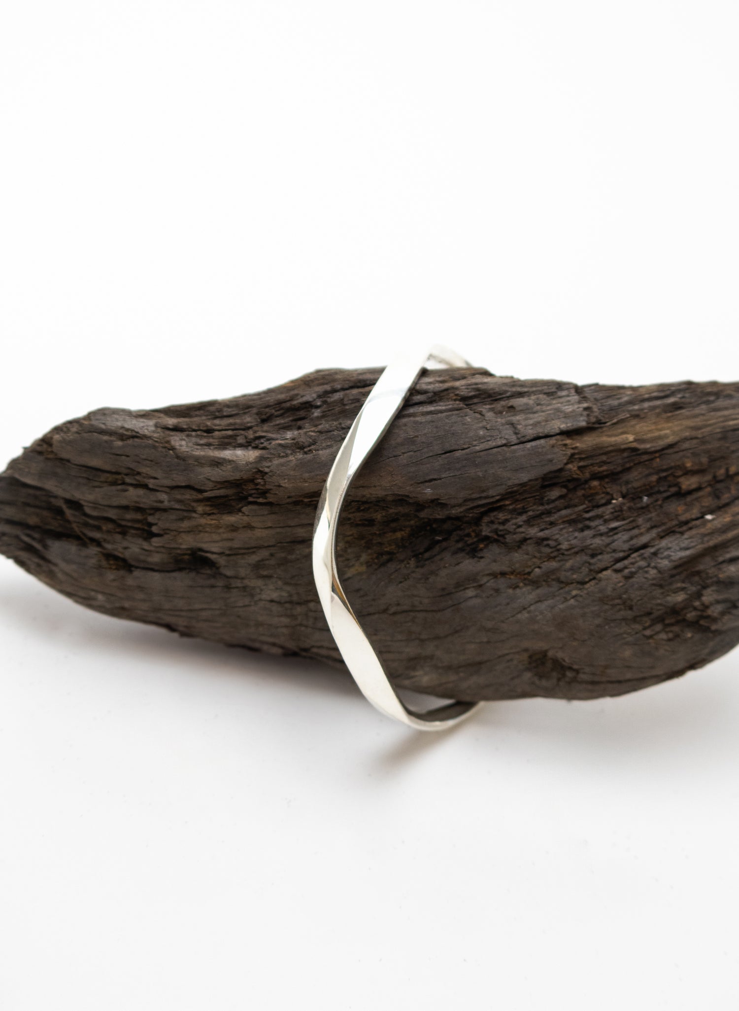 Facet Polished Wave Bangle