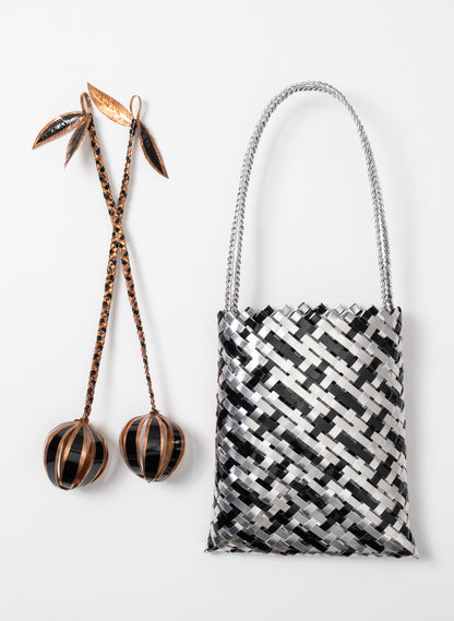 Aluminium And Black Tall Kete (12 End)