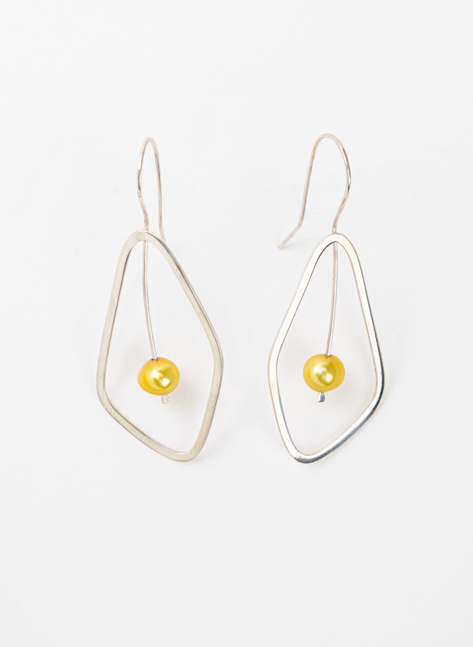 Delicate Leaf Earring with Gold Pearl