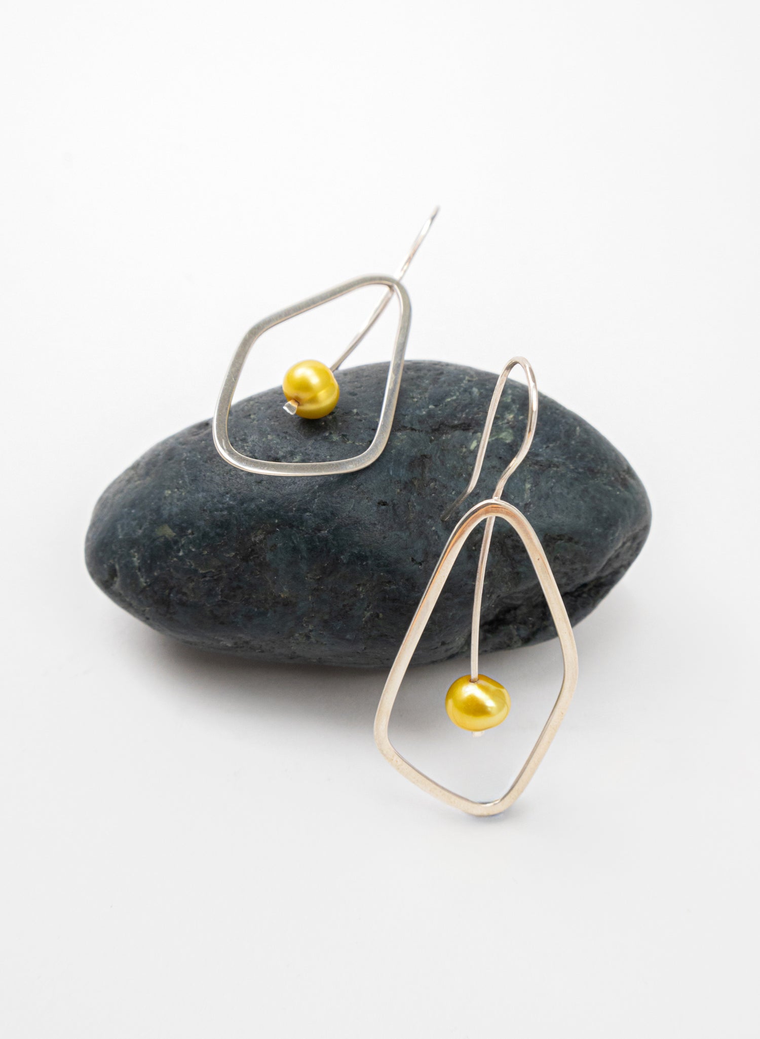 Delicate Leaf Earring with Gold Pearl