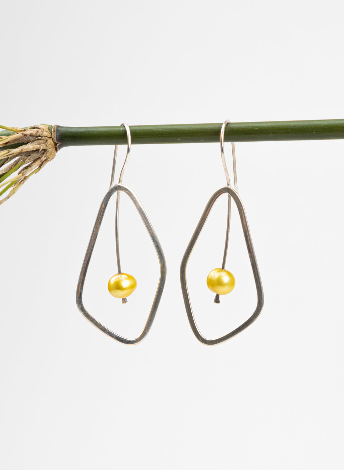 Delicate Leaf Earring with Gold Pearl