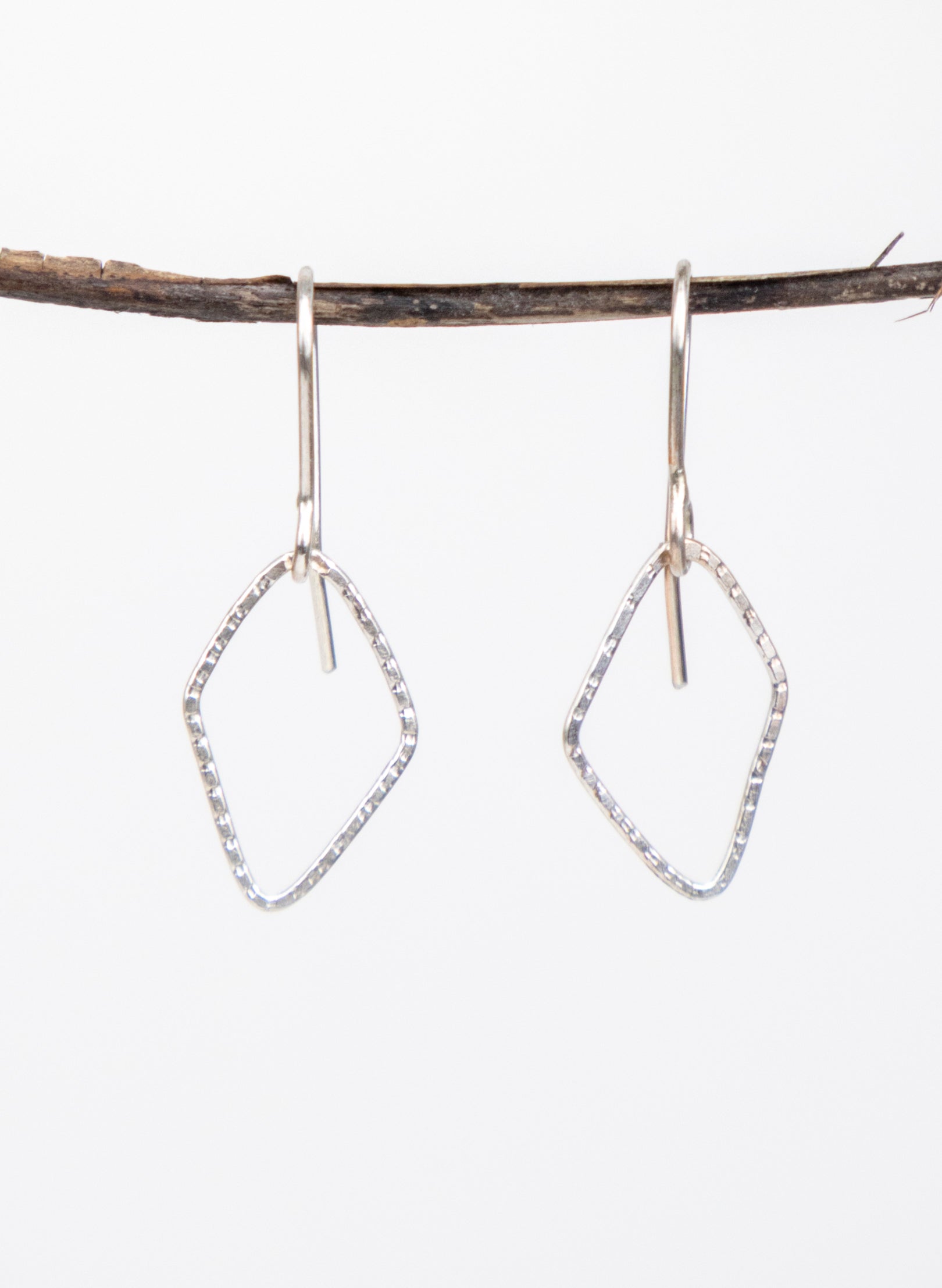 1 Link Diamond Shape Earring