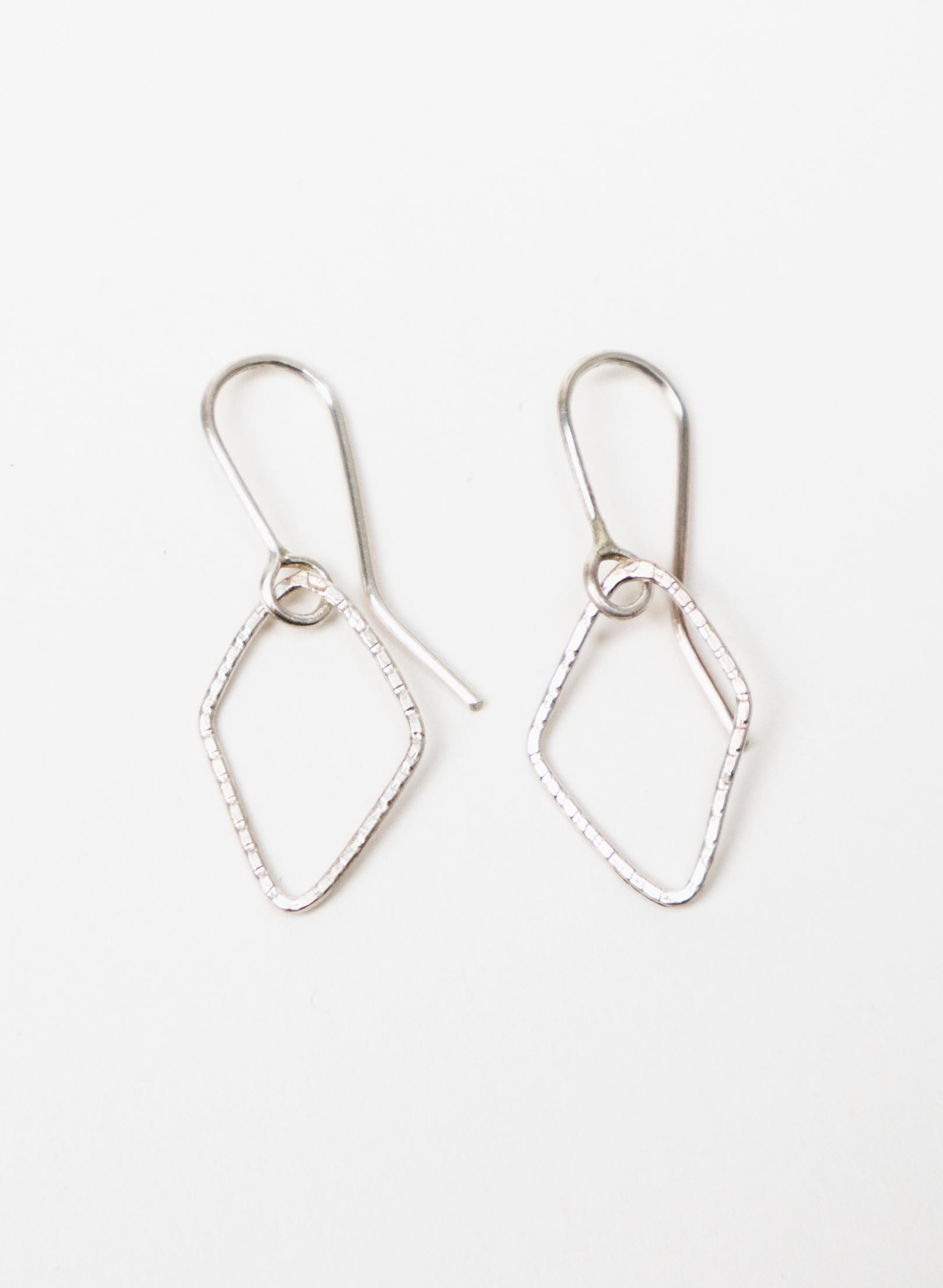 1 Link Diamond Shape Earring