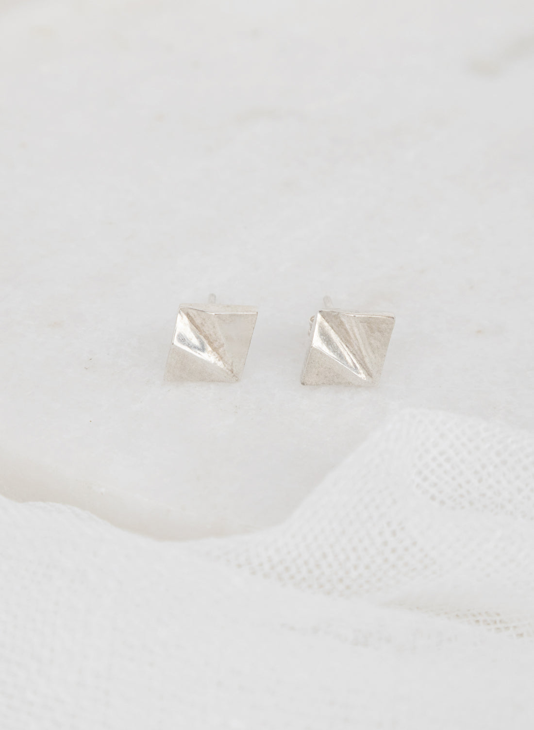 Facet Studs